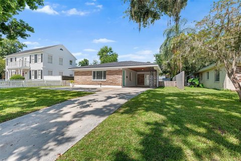 House in Lakeland, Florida 2 bedrooms, 115.01 sq.m. № 1883325 - photo 2