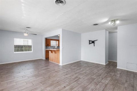House in Lakeland, Florida 2 bedrooms, 115.01 sq.m. № 1883325 - photo 8