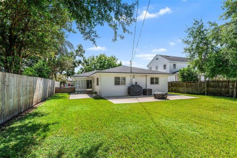 House in Lakeland, Florida 2 bedrooms, 115.01 sq.m. № 1883325 - photo 5