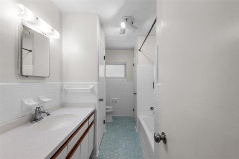 House in Lakeland, Florida 2 bedrooms, 115.01 sq.m. № 1883325 - photo 24