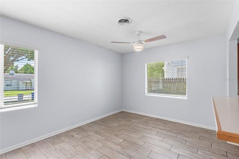 House in Lakeland, Florida 2 bedrooms, 115.01 sq.m. № 1883325 - photo 13