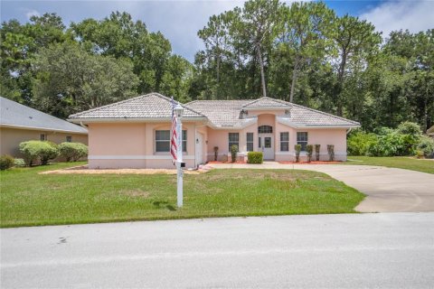 House in Ocala, Florida 2 bedrooms, 148.83 sq.m. № 1894610 - photo 1