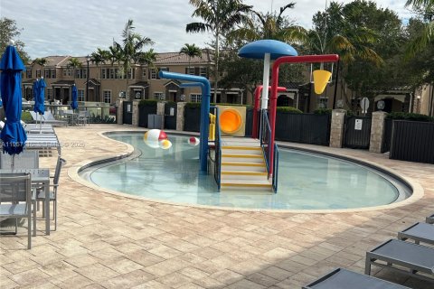 Снять в аренду таунхаус в Майами, Флорида 4 спальни, 214.79м2, № 2020726 - фото 29