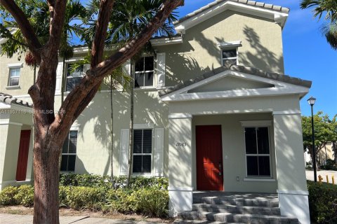 Таунхаус в Майами, Флорида 4 спальни, 214.79м2 № 2020726