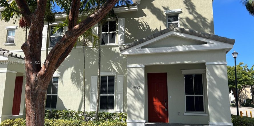 Таунхаус в Майами, Флорида 4 спальни, 214.79м2 № 2020726