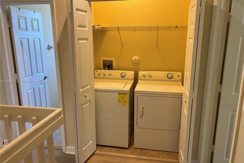 Снять в аренду таунхаус в Майами, Флорида 4 спальни, 214.79м2, № 2020726 - фото 18