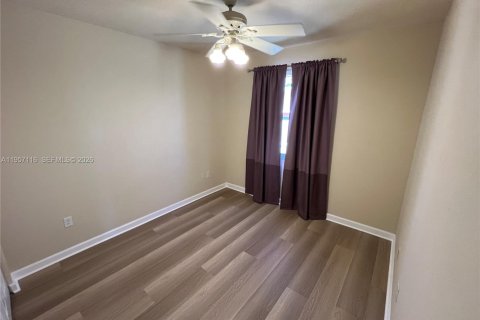 Снять в аренду таунхаус в Майами, Флорида 4 спальни, 214.79м2, № 2020726 - фото 20