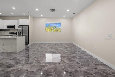 Villa ou maison à louer à Port Charlotte, Floride: 5 chambres, 229.19 m2 № 2106724 - photo 6