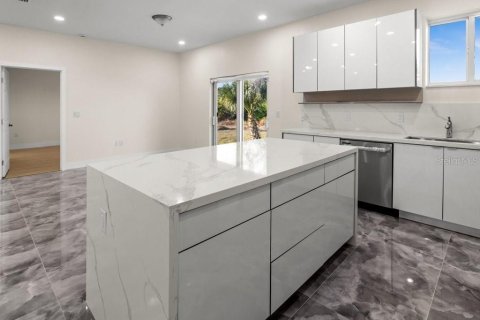 Villa ou maison à louer à Port Charlotte, Floride: 5 chambres, 229.19 m2 № 2106724 - photo 20