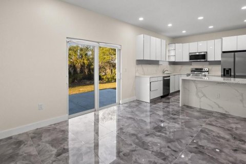 Villa ou maison à louer à Port Charlotte, Floride: 5 chambres, 229.19 m2 № 2106724 - photo 23