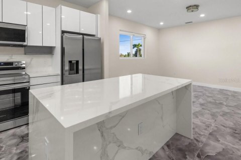 Villa ou maison à louer à Port Charlotte, Floride: 5 chambres, 229.19 m2 № 2106724 - photo 19