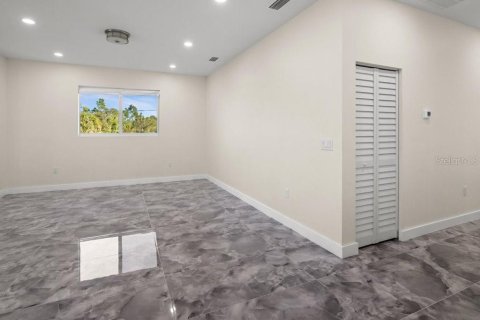 Villa ou maison à louer à Port Charlotte, Floride: 5 chambres, 229.19 m2 № 2106724 - photo 17