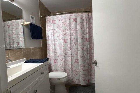 Appartement à louer à Pompano Beach, Floride: 2 chambres, 273.88 m2 № 2255662 - photo 13