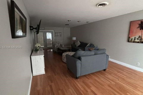 Appartement à louer à Pompano Beach, Floride: 2 chambres, 273.88 m2 № 2255662 - photo 19