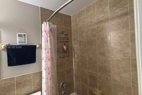 Appartement à louer à Pompano Beach, Floride: 2 chambres, 273.88 m2 № 2255662 - photo 11