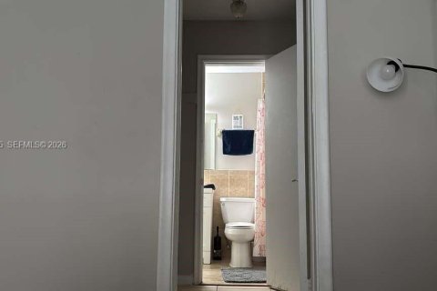 Appartement à louer à Pompano Beach, Floride: 2 chambres, 273.88 m2 № 2255662 - photo 10