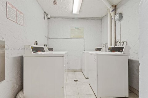 Снять в аренду кондоминиум в Норт-Бей-Виллидж, Флорида 1 спальня, 57.6м2, № 2003731 - фото 28