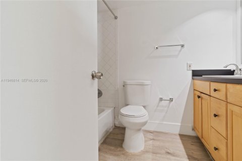 Снять в аренду кондоминиум в Норт-Бей-Виллидж, Флорида 1 спальня, 57.6м2, № 2003731 - фото 13