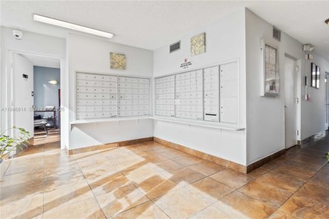 Снять в аренду кондоминиум в Норт-Бей-Виллидж, Флорида 1 спальня, 57.6м2, № 2003731 - фото 6