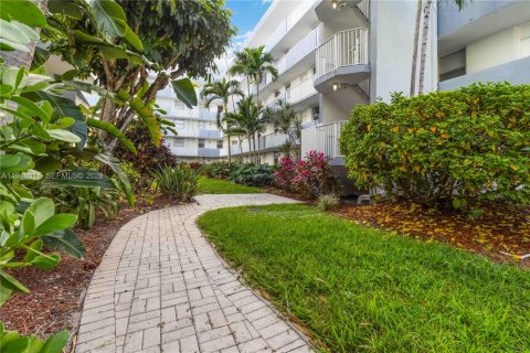 Снять в аренду кондоминиум в Норт-Бей-Виллидж, Флорида 1 спальня, 57.6м2, № 2003731 - фото 29