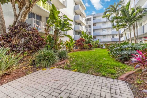 Снять в аренду кондоминиум в Норт-Бей-Виллидж, Флорида 1 спальня, 57.6м2, № 2003731 - фото 30