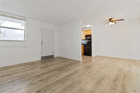 Снять в аренду кондоминиум в Норт-Бей-Виллидж, Флорида 1 спальня, 57.6м2, № 2003731 - фото 16