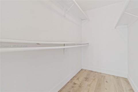 Снять в аренду кондоминиум в Норт-Бей-Виллидж, Флорида 1 спальня, 57.6м2, № 2003731 - фото 15