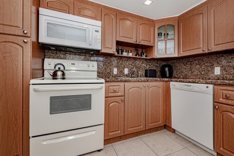 Copropriété à louer à Aventura, Floride: 2 chambres, 92.34 m2 № 2387283 - photo 9