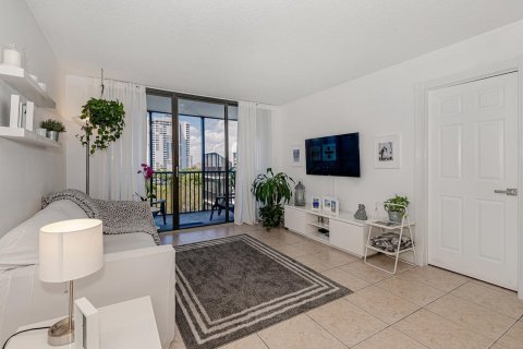 Copropriété à louer à Aventura, Floride: 2 chambres, 92.34 m2 № 2387283 - photo 2
