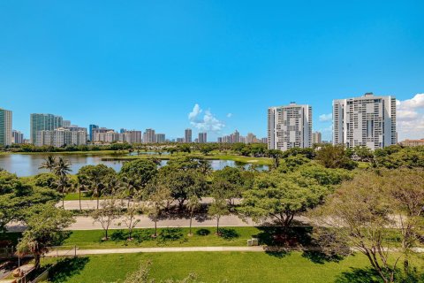 Copropriété à louer à Aventura, Floride: 2 chambres, 92.34 m2 № 2387283 - photo 22
