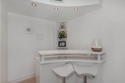 Copropriété à louer à Aventura, Floride: 2 chambres, 92.34 m2 № 2387283 - photo 8