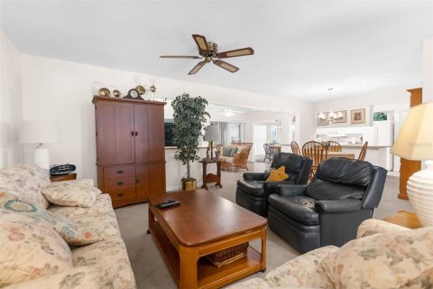 House in Spring Hill, Florida 3 bedrooms, 155.52 sq.m. № 1531675 - photo 8