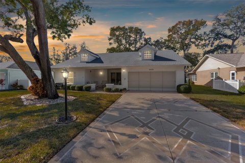 House in Spring Hill, Florida 3 bedrooms, 155.52 sq.m. № 1531675 - photo 1