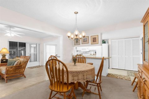 House in Spring Hill, Florida 3 bedrooms, 155.52 sq.m. № 1531675 - photo 9