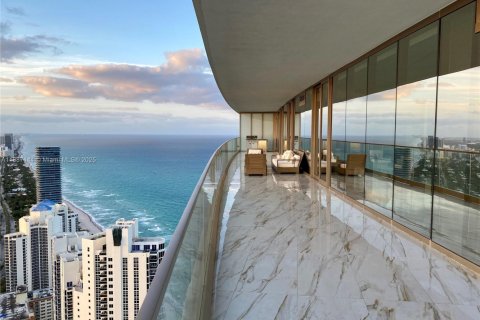 Copropriété à louer à Sunny Isles Beach, Floride: 2 chambres, 119.94 m2 № 1981622 - photo 15
