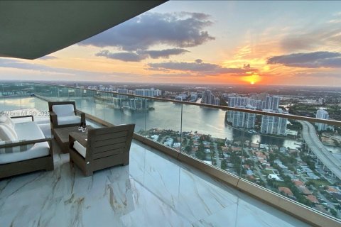 Copropriété à louer à Sunny Isles Beach, Floride: 2 chambres, 119.94 m2 № 1981622 - photo 18