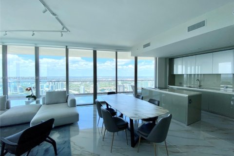 Copropriété à louer à Sunny Isles Beach, Floride: 2 chambres, 119.94 m2 № 1981622 - photo 8