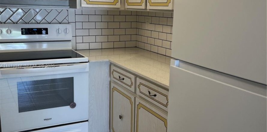 Condo à North Miami Beach, Floride, 2 chambres  № 2033905