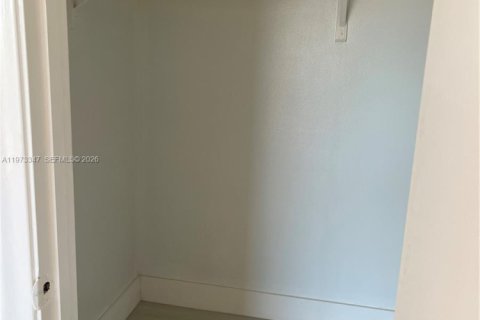 Copropriété à vendre à North Miami Beach, Floride: 2 chambres, 79.99 m2 № 2033905 - photo 8