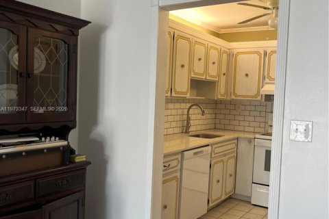 Copropriété à vendre à North Miami Beach, Floride: 2 chambres, 79.99 m2 № 2033905 - photo 13