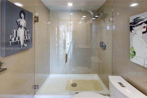 Condo in Hallandale Beach, Florida, 3 bedrooms  № 2004791 - photo 18