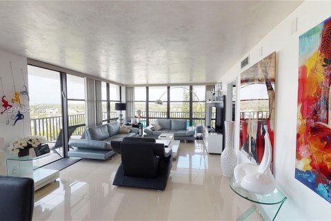 Condo in Hallandale Beach, Florida, 3 bedrooms  № 2004791