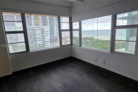 Copropriété à louer à Miami Beach, Floride: 1 chambre, 147.25 m2 № 2332157 - photo 17