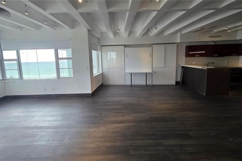 Copropriété à louer à Miami Beach, Floride: 1 chambre, 147.25 m2 № 2332157 - photo 4