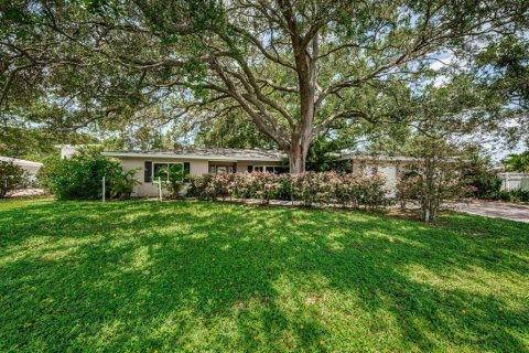 Villa ou maison à vendre à Belleair, Floride: 4 chambres, 282.89 m2 № 2101729 - photo 2