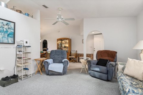 Купить виллу или дом в Пунта-Горда, Флорида 5 комнат, 129.41м2, № 2045504 - фото 6