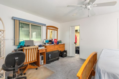 Купить виллу или дом в Пунта-Горда, Флорида 5 комнат, 129.41м2, № 2045504 - фото 13