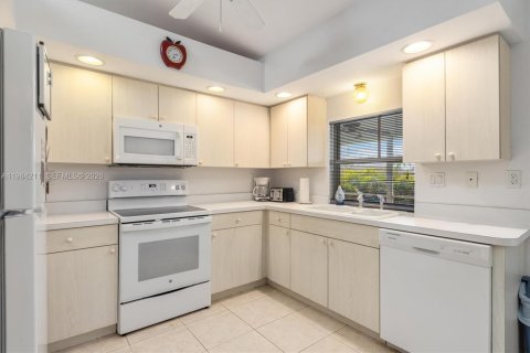 Купить виллу или дом в Пунта-Горда, Флорида 5 комнат, 129.41м2, № 2045504 - фото 11