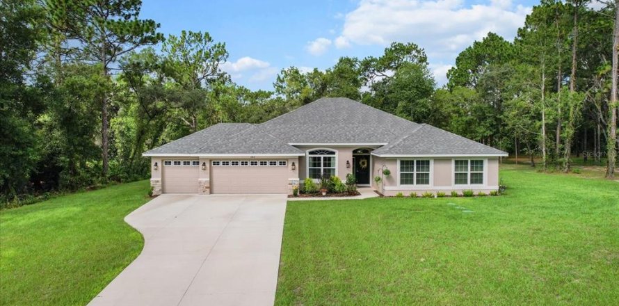 House in Beverly Hills, Florida 4 bedrooms, 278.71 sq.m. № 1832214
