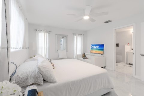 Villa ou maison à vendre à Cape Coral, Floride: 3 chambres, 165.83 m2 № 1800680 - photo 25